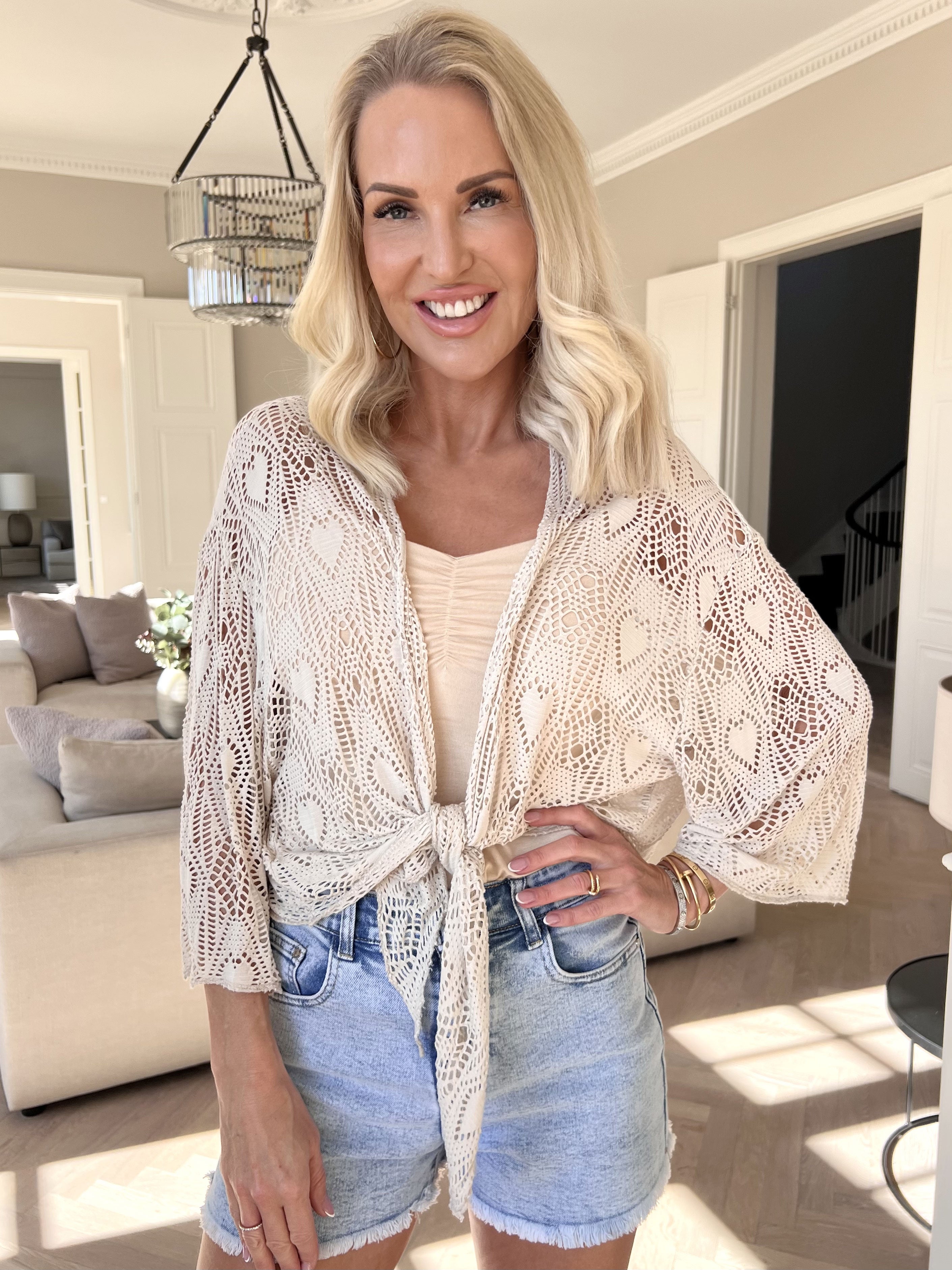 Elly - Let cardigan i viskose med hulmønster